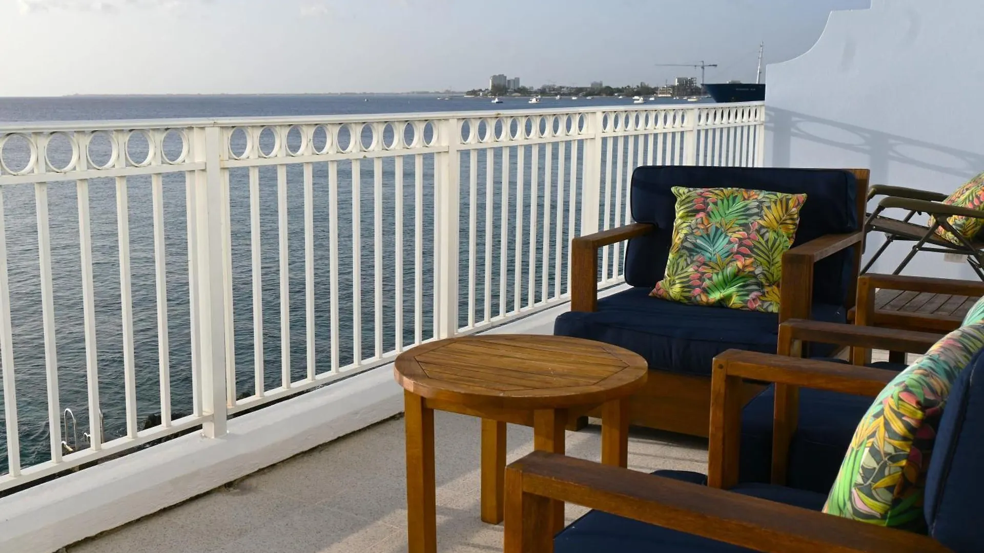 ג'ורג' טאון Dive Into Sunsets At The Residences איי קיימן